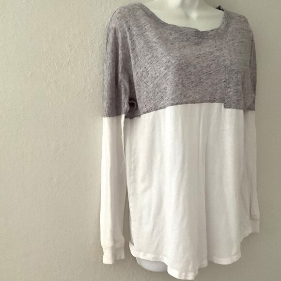 VICTORIA’S SECRET PINK LONG SLEEVE T-SHIRT PETITE RUNS BIGGER SEE MEASURMENTS - Picture 3 of 14